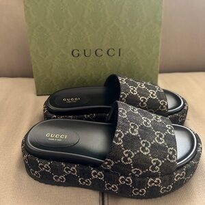 Gucci Platform Slides (Never Worn! Comes W. Box) 8 1/2 US